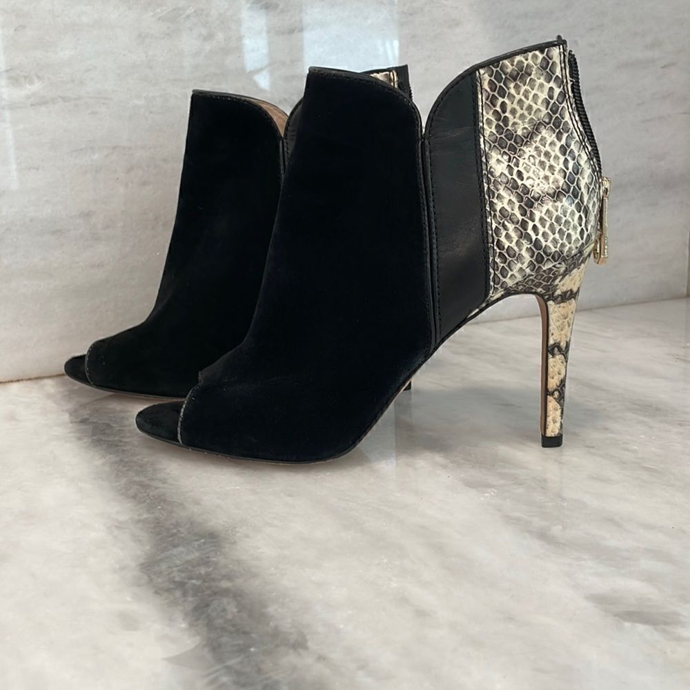 Louise Et Cie Lo-Hestia2 heels open toe booties black suede snake skin 8